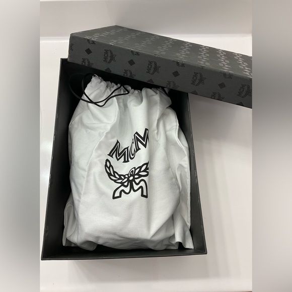 NIB MCM Low-Top Logo Sneakers - Picture 12 of 13